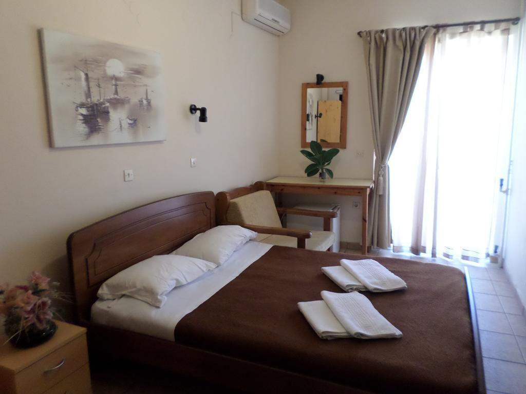 Tina Hotel La Canée Chambre photo